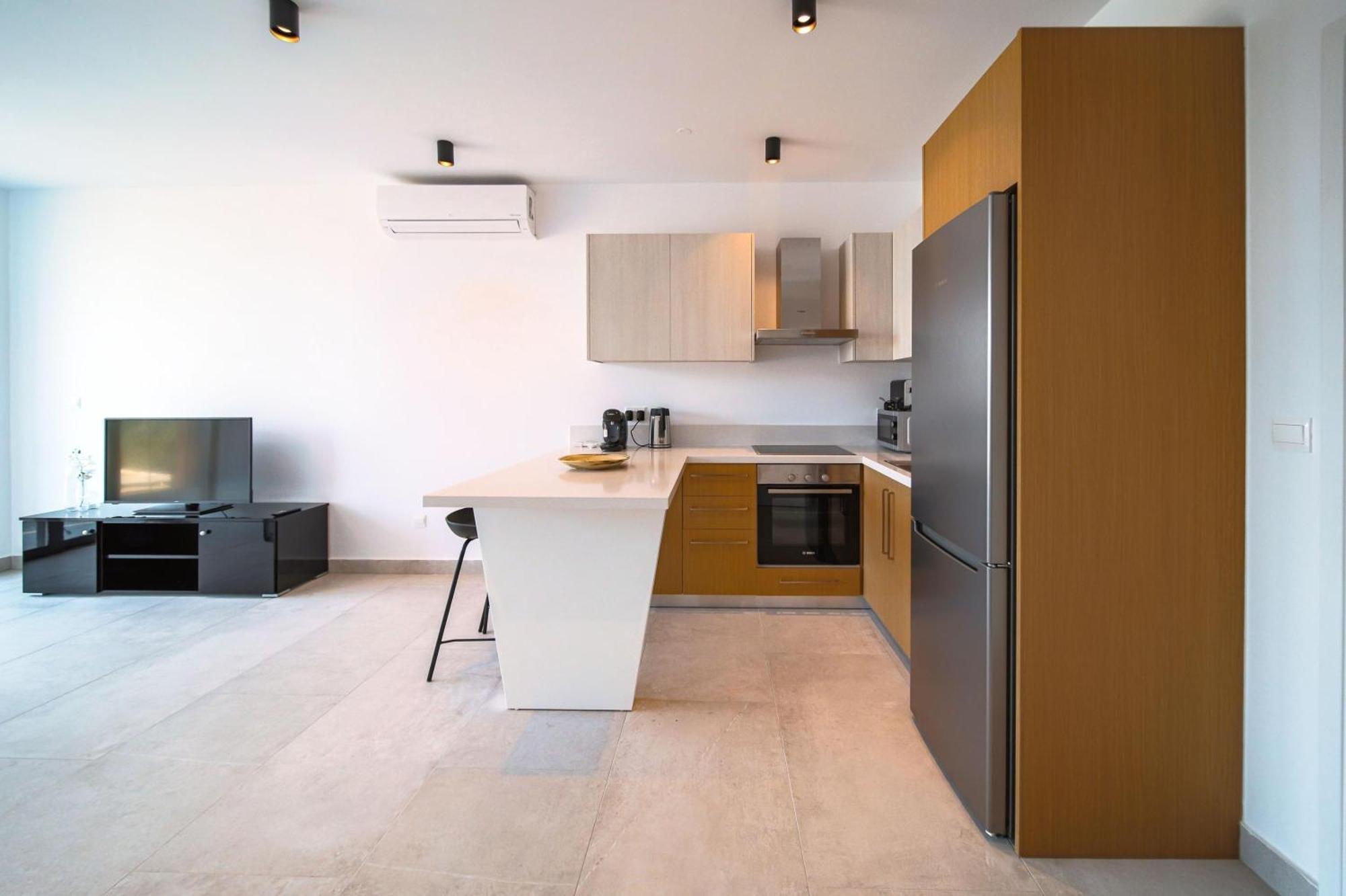 Appartamento Avenue 102 1 Bed Paphos Esterno foto